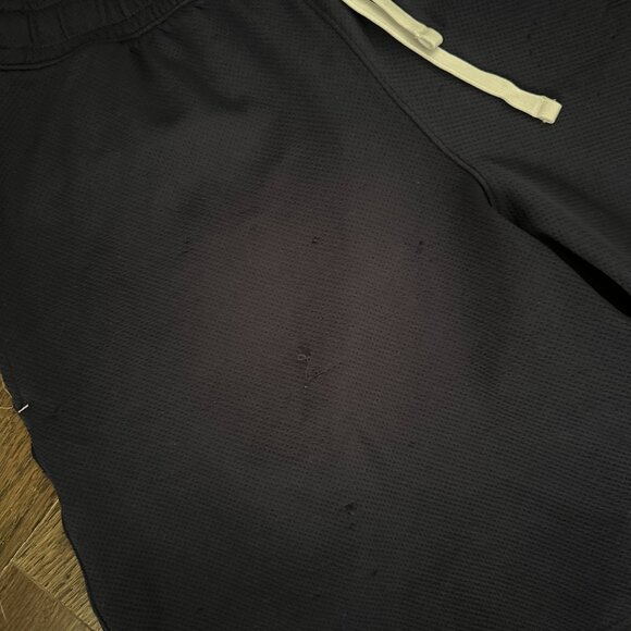 2 Pairs of Under Armour HeatGear Reflex Shorts - Black and Dark Navy/Blue - Picture 2 of 7